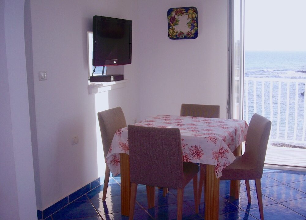 13-Casa-Mare-Sole-Wohnzimmer-mit-Meerblick