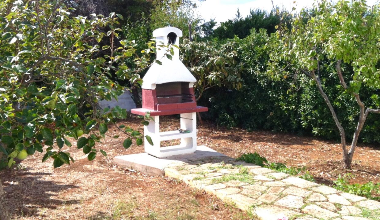 18-Villa-delle-bougainvillee-Gemauerter-Barbecue-Grill-scaled