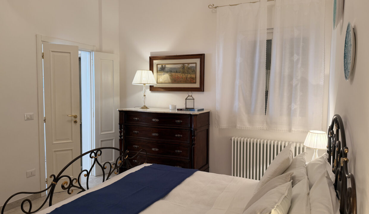 Elegante camera da letto matrimoniale