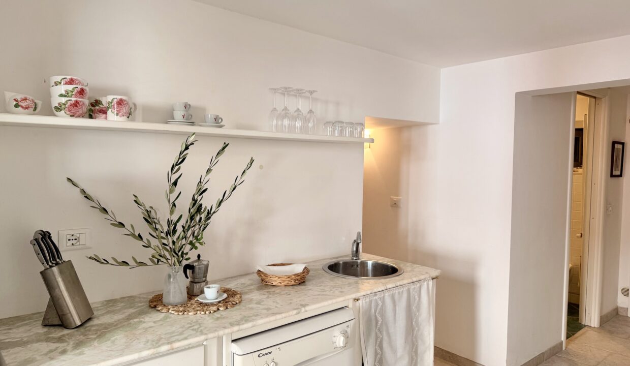 Cucina con top in marmo