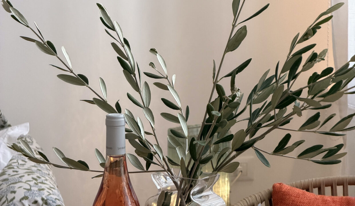 Soggiorno con tavolo da pranzo (Bizzotto)